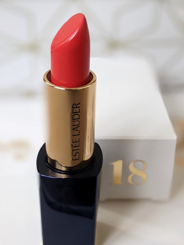 Este Lauder Lipstick Burn it