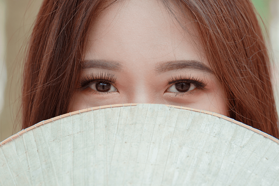 Wimpernverlängerung: Methoden, Kosten, Dauer, Vor- und Nachteile